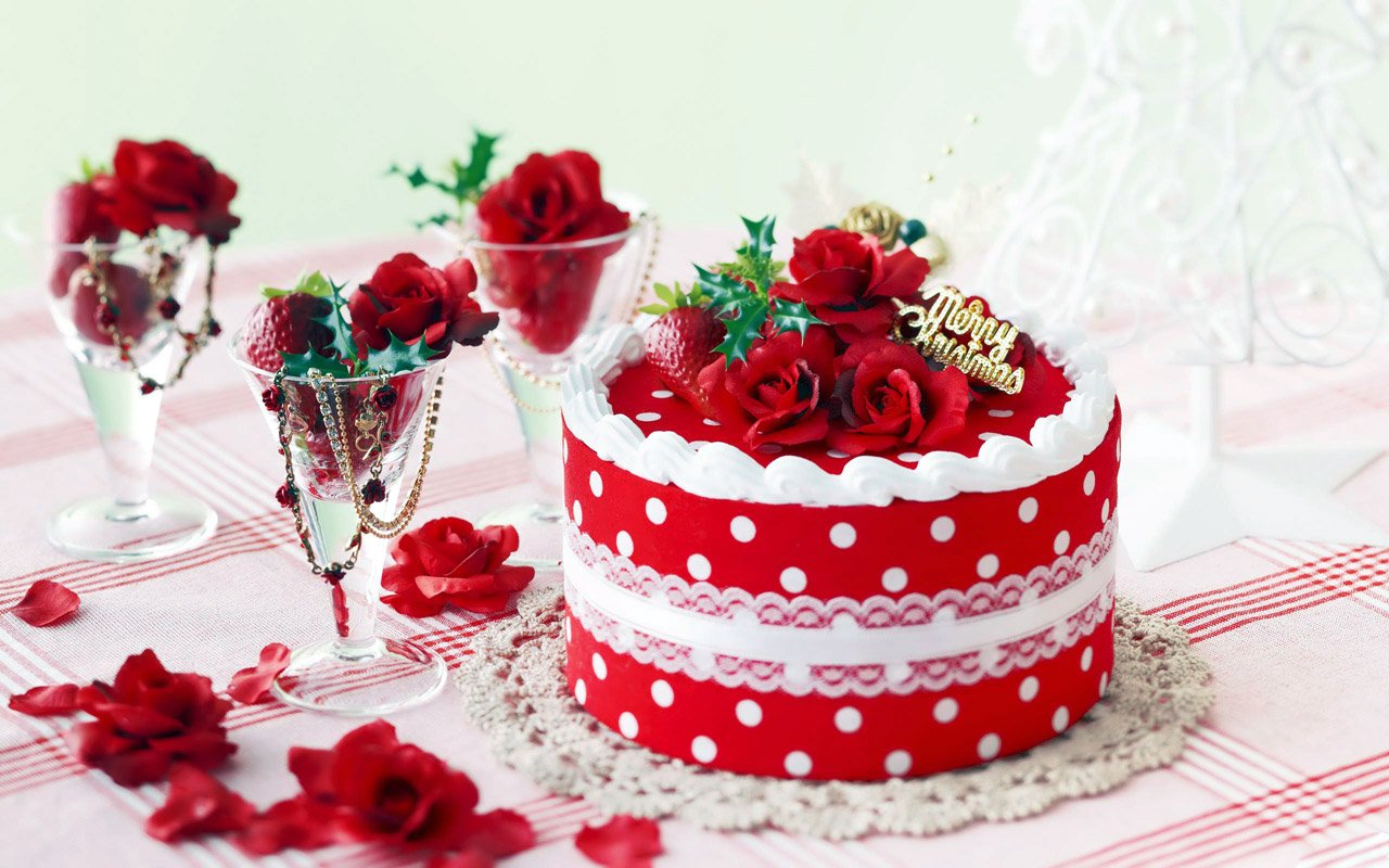 Amaze your wife with these cakes to make her regular day special ...