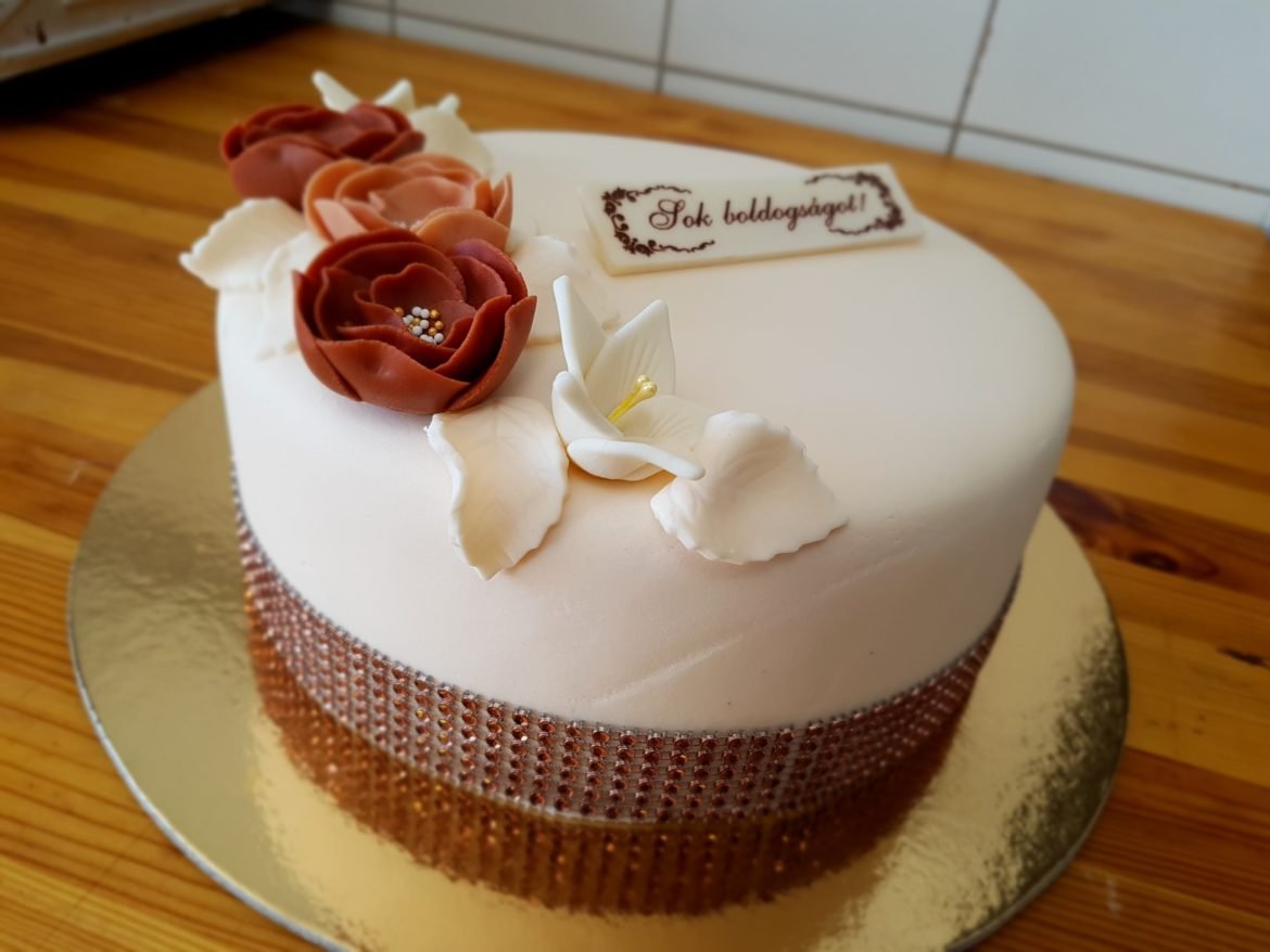Vanilla Cake Design Anniversary