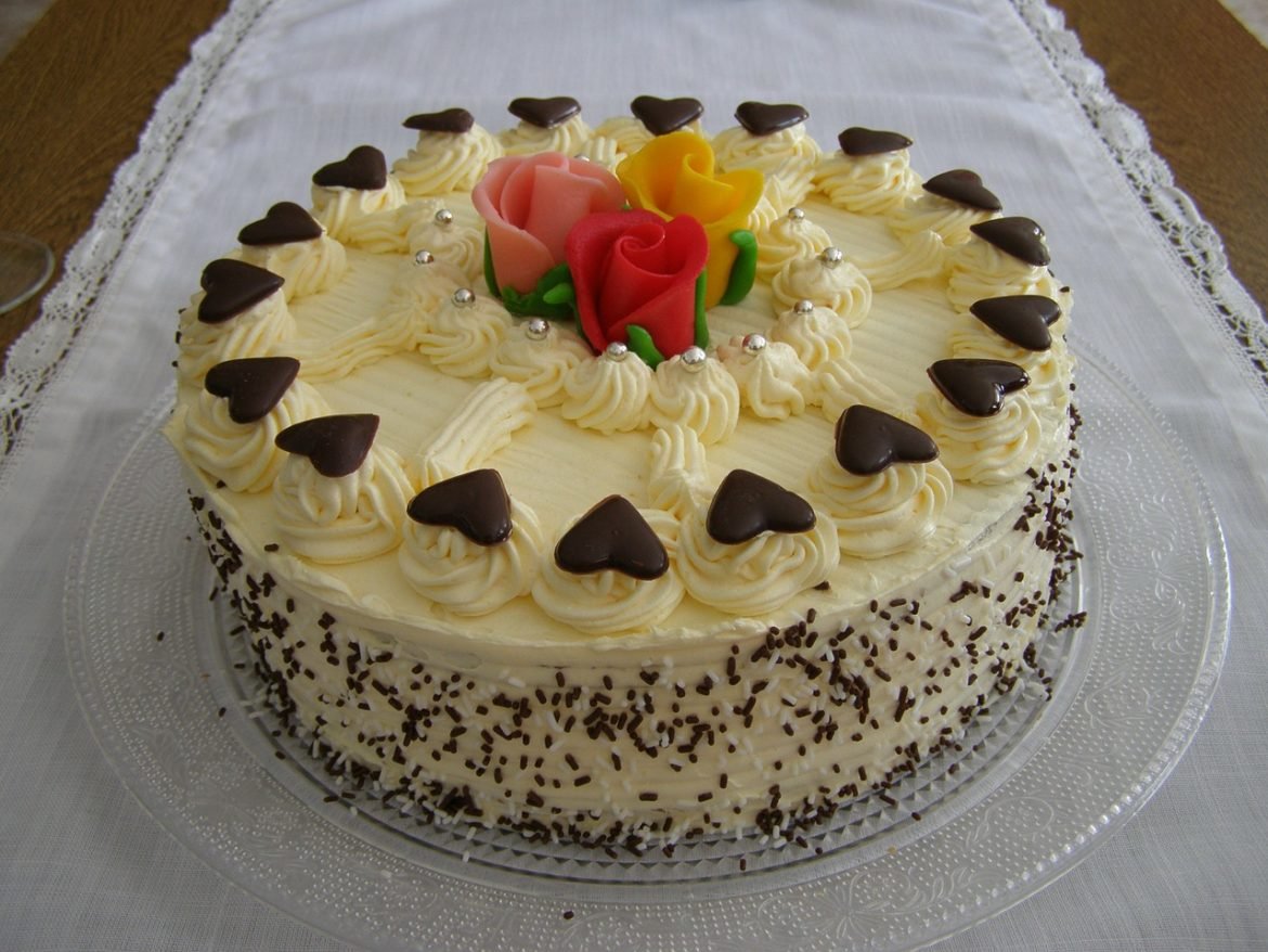 Best designed vanila cake
