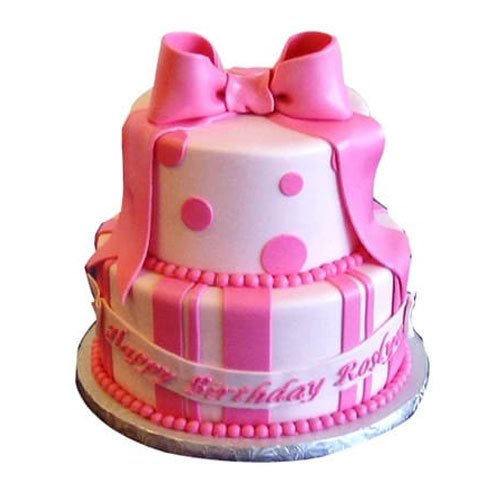 adorable-pink-gift-cake