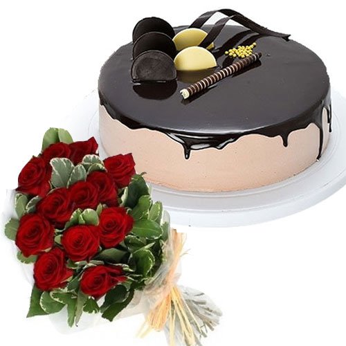 chocolate-with-cream-cake-12-roses