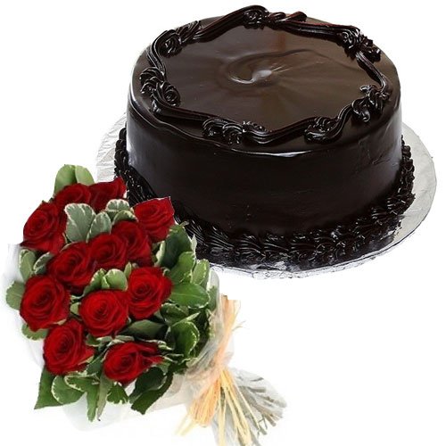 frosty-chocolate-cake-12-roses